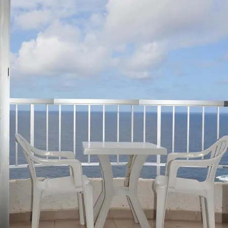 Apartment Bright By The Sea