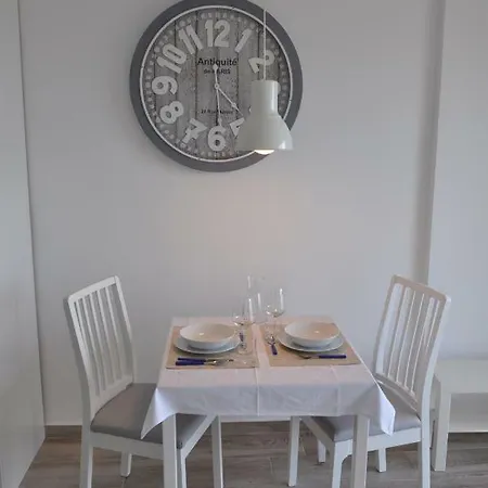 Bright By The Sea Apartment