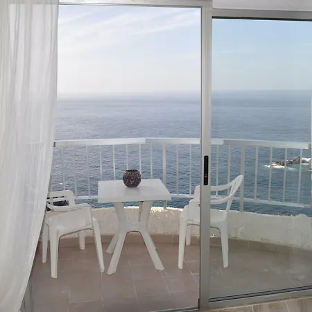 Bright By The Sea Икод-де-лос-Винос