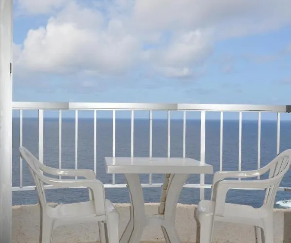 Apartment Bright By The Sea