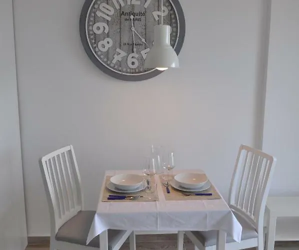 Bright By The Sea Apartment